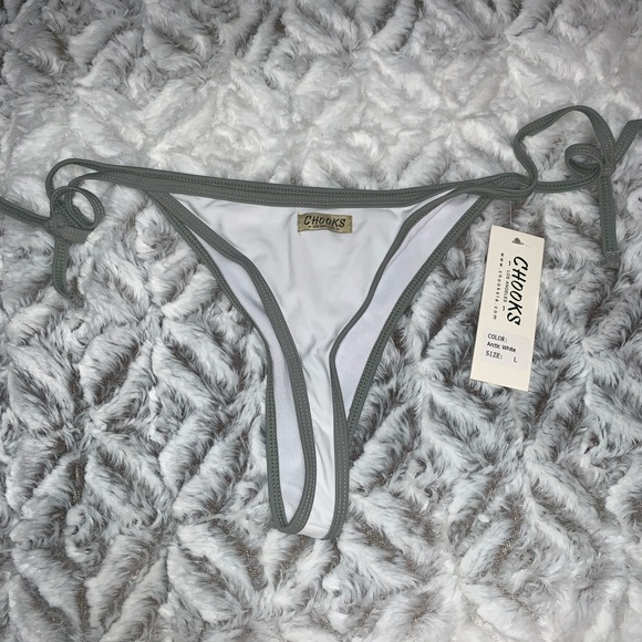 Coulbourne Other - Chooks La artic white bottoms